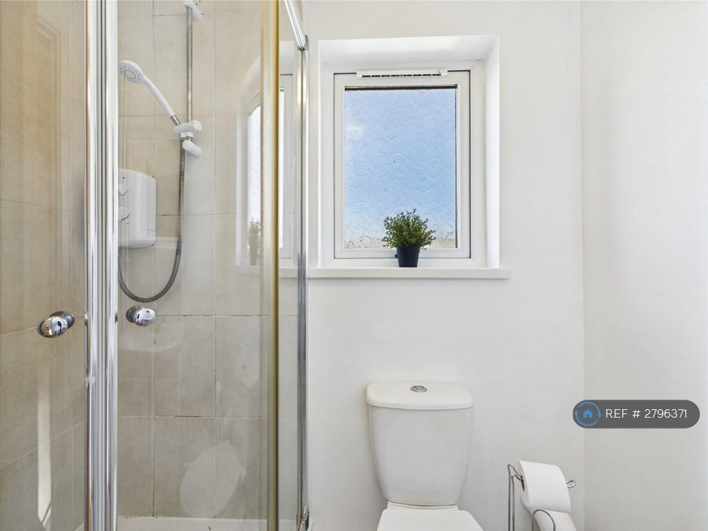 Middle Floor Wc