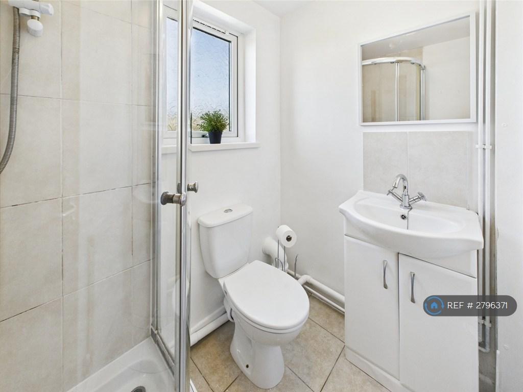 Middle Floor Wc