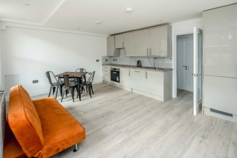 3 bedroom maisonette to rent, London N19