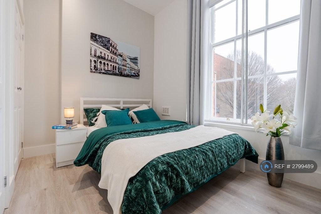 Living/Sleeping Area