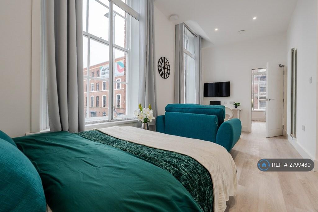 Living/Sleeping Area