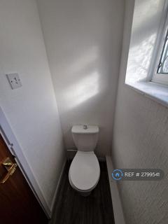 2 bedroom semi-detached house to rent, Rosthwaite Close, Manchester, M24