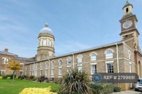 undefined, Royal Drive, London, N11