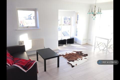 2 bedroom flat to rent, Audley Drive, London, E16
