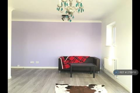 2 bedroom flat to rent, Audley Drive, London, E16