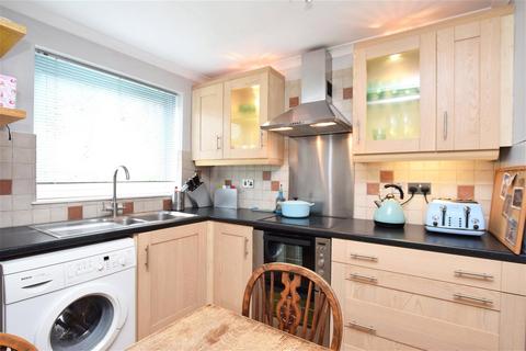 undefined, Uxbridge Road, Hampton Hill