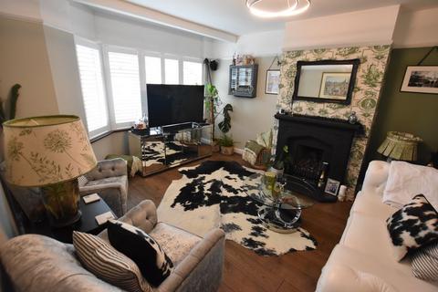 4 bedroom semi-detached house for sale, Canterbury Road, Harrow