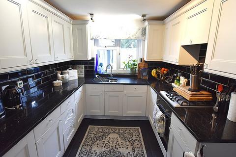 4 bedroom semi-detached house for sale, Canterbury Road, Harrow