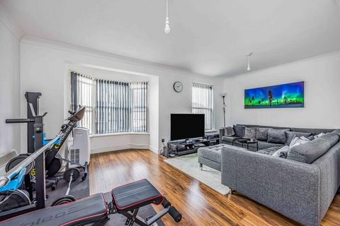 2 bedroom flat for sale, High Street, Emsworth