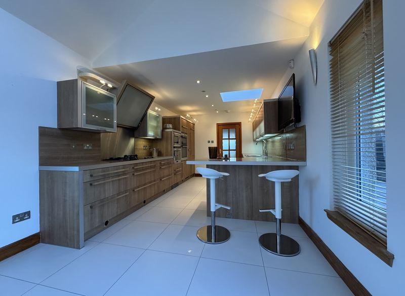 Breakfasting Kitchen