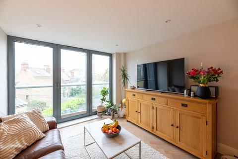 3 bedroom property for sale, Leigh Road, Leigh-On-Sea