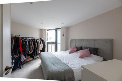 3 bedroom property for sale, Leigh Road, Leigh-On-Sea