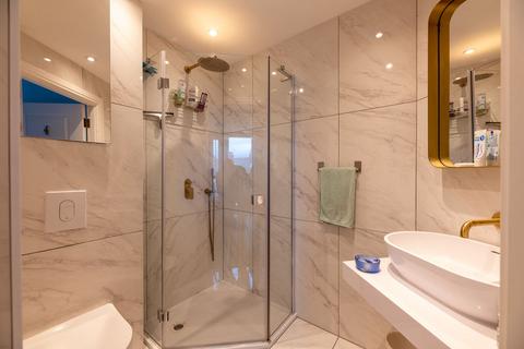 3 bedroom property for sale, Leigh Road, Leigh-On-Sea
