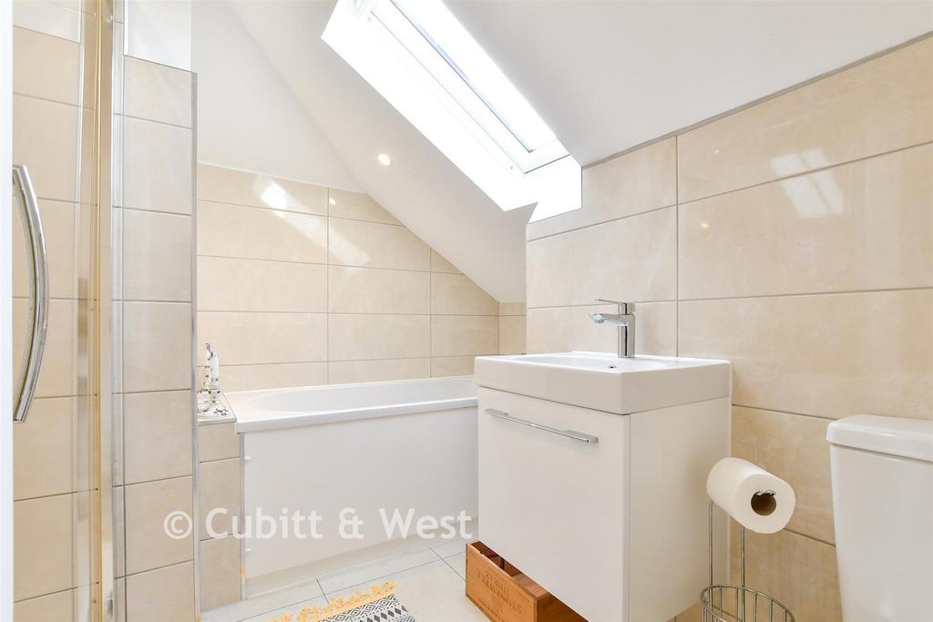 En-Suite Bathroom