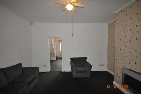 2 bedroom terraced house to rent, Waverley Street, Oldham OL1