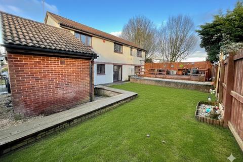 4 bedroom detached house for sale, Bellerby Rise, Luton, Bedfordshire, LU4 9DU