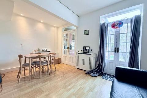 3 bedroom terraced house for sale, Fitzneal Street, East Acton, London, W12 0BA