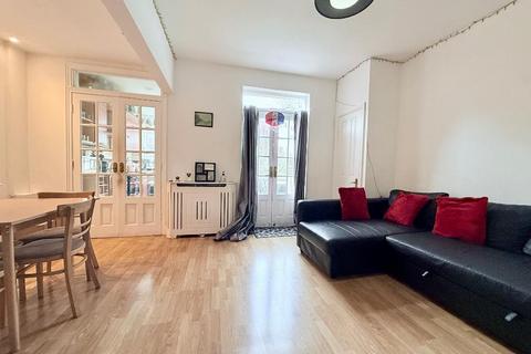 3 bedroom terraced house for sale, Fitzneal Street, East Acton, London, W12 0BA