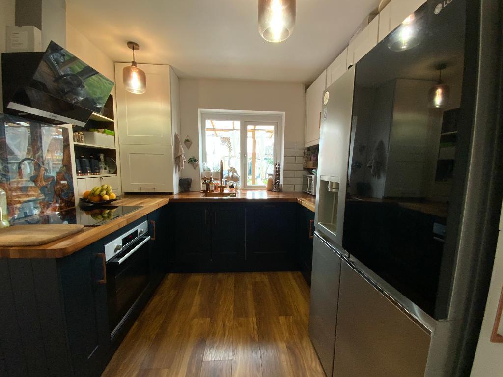 KITCHEN 11'8 x 8'10