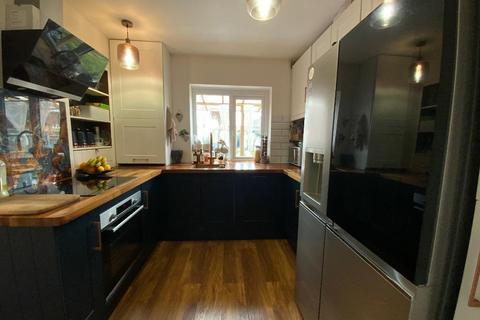 undefined, South Hornchurch RM13