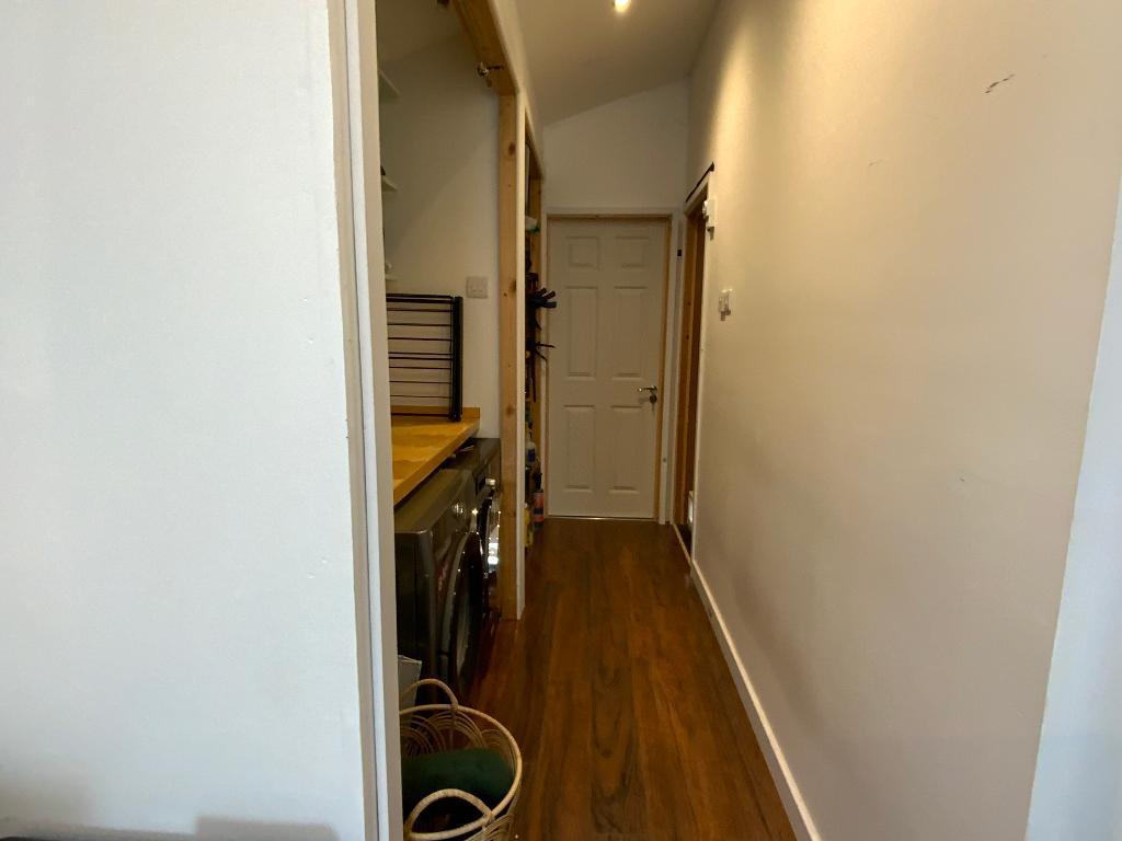 ATTACHED LEAN-TO 25'3 x 5'11