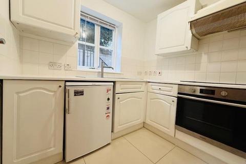 1 bedroom house to rent, Upton Park, Slough, Buckinghamshire, SL1 2DA