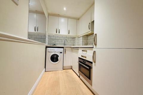 2 bedroom flat to rent, Upton Park, Slough, Buckinghamshire, SL1 2DA