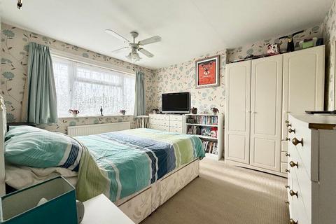 4 bedroom semi-detached house for sale, Uplands, Sundon Park, Luton, Bedfordshire, LU3 3HG