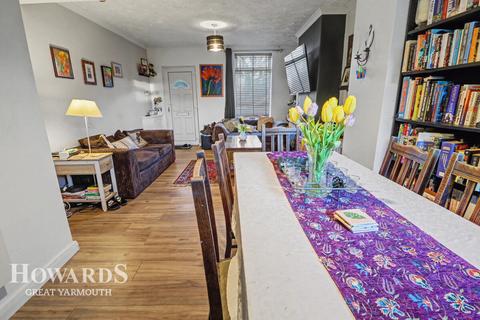 2 bedroom terraced house for sale, Yarmouth Road, Caister-On-Sea