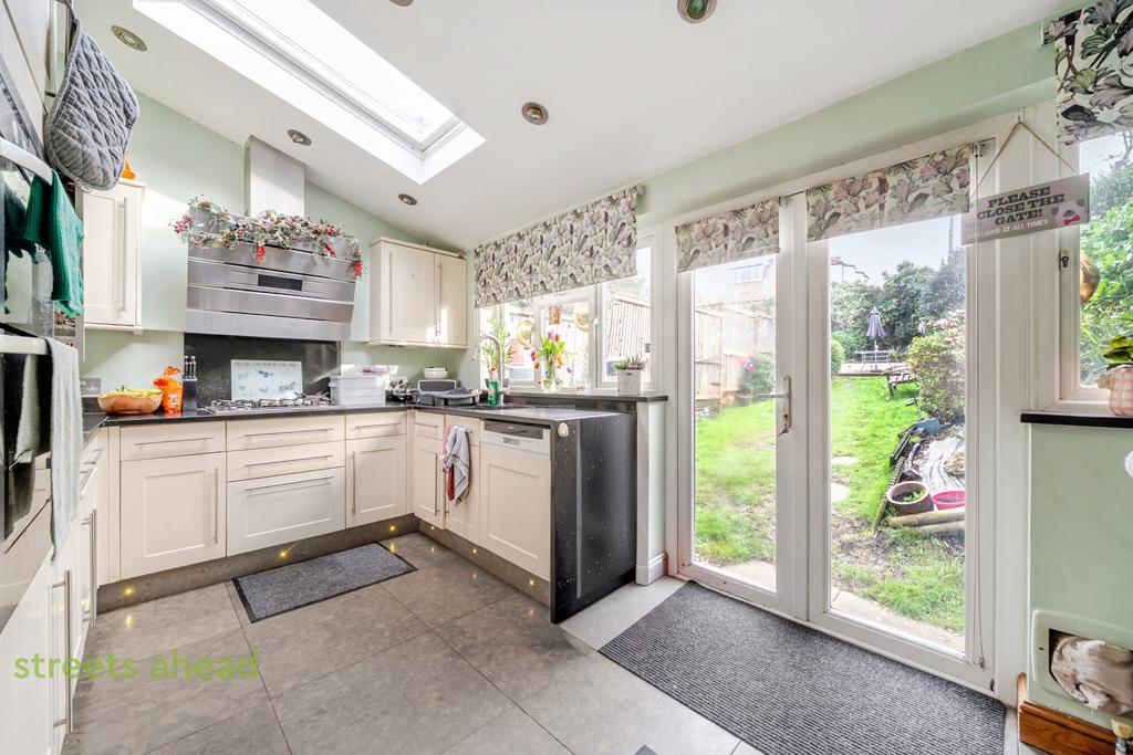 F9839d1b-ae47-4ef...