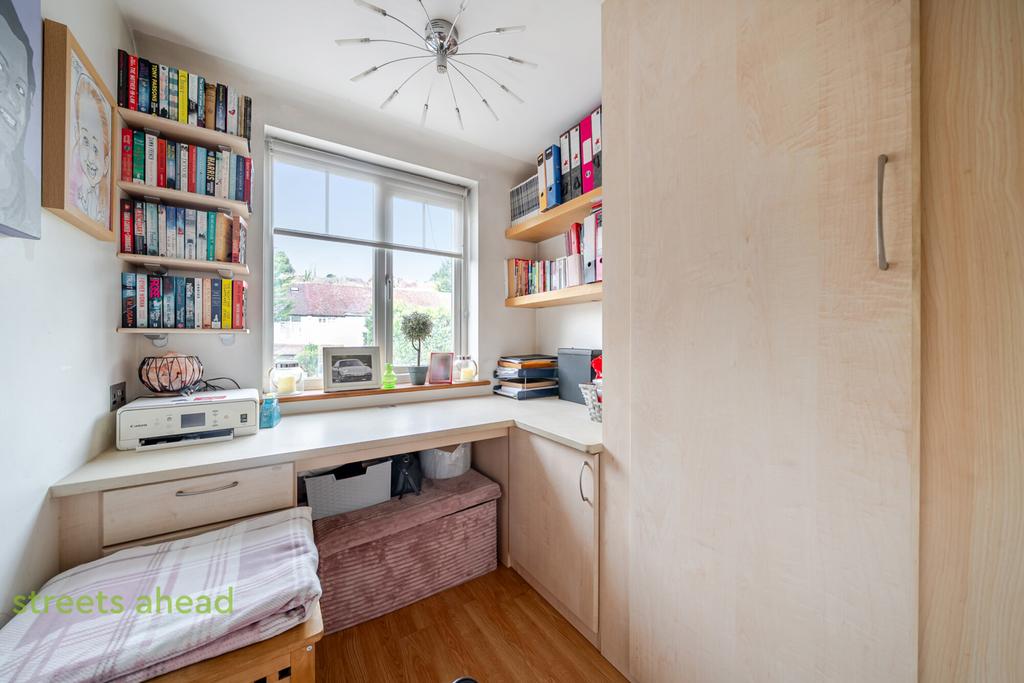 7b99c8f5-c051-498...