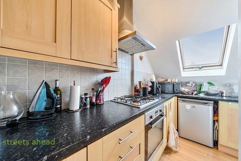 1 bedroom apartment to rent, Blenheim Crescent, South Croydon, CR2