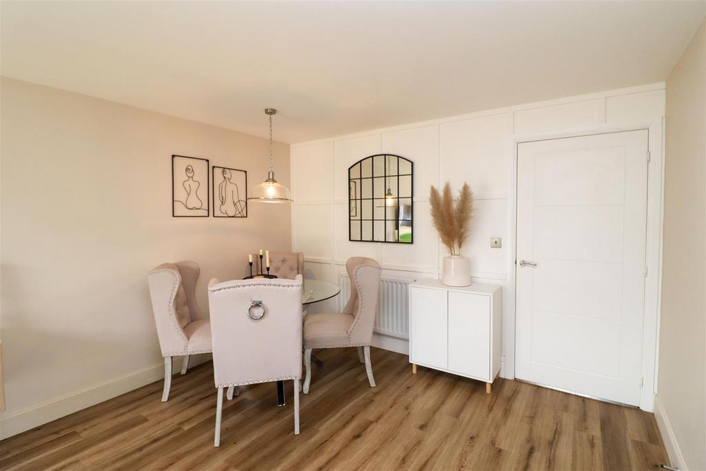 Lounge/Dining Room