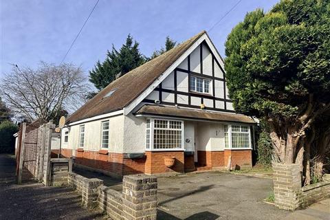 4 bedroom detached house for sale, The Glen, Worthing, West Sussex, BN13 2AD