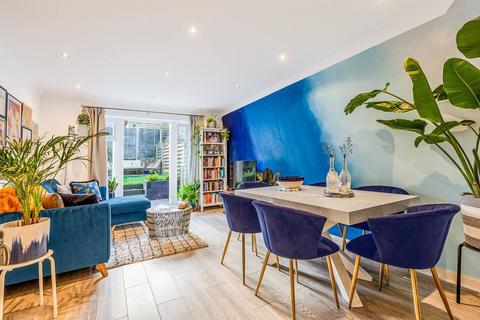 2 bedroom end of terrace house for sale, Kirkdale, London, SE26