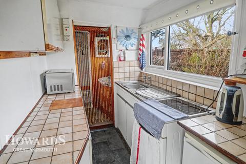 2 bedroom detached bungalow for sale, St Marys Road, Hemsby
