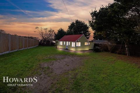 2 bedroom detached bungalow for sale, St Marys Road, Hemsby