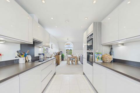 undefined, Thorpe Hall Avenue, Southend-on-sea, SS1
