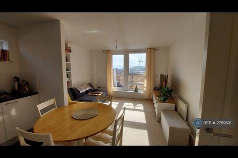 2 bedroom flat to rent, Solar House, London, N22