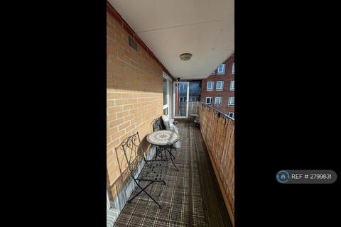 2 bedroom flat to rent, Solar House, London, N22