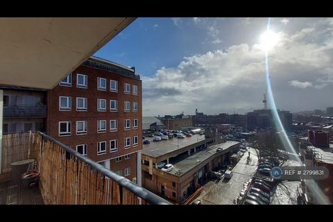 2 bedroom flat to rent, Solar House, London, N22