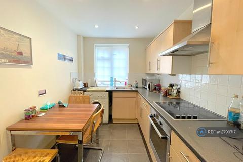 2 bedroom flat to rent, Stamford Court, London, W6
