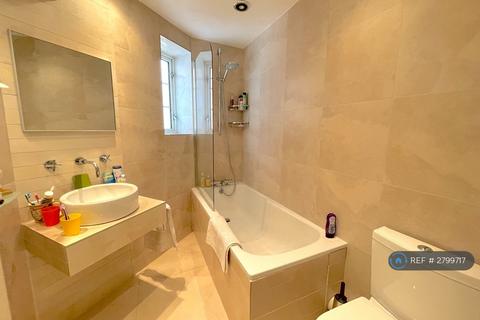 2 bedroom flat to rent, Stamford Court, London, W6