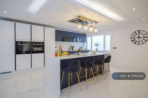 4 bedroom detached house to rent, Goldthorn Hill, Wolverhampton, WV2