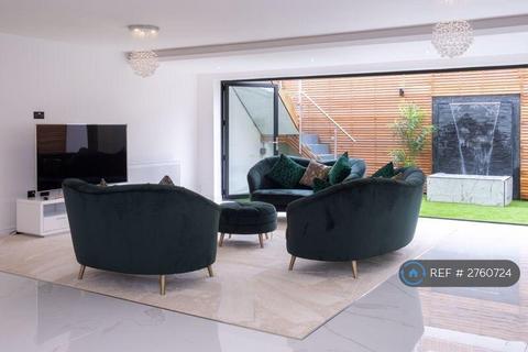 4 bedroom detached house to rent, Goldthorn Hill, Wolverhampton, WV2