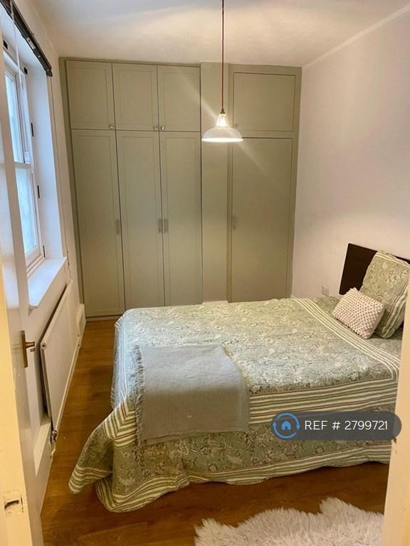 Bedroom With Fitted Wardrobes