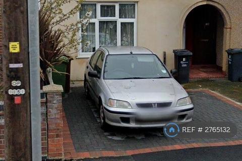 2 bedroom terraced house to rent, Marlborough Road, Dagenham, RM8