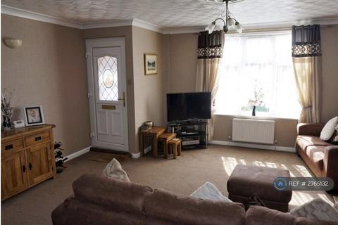 2 bedroom terraced house to rent, Marlborough Road, Dagenham, RM8