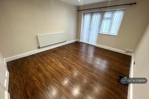 3 bedroom semi-detached house to rent, Ellement Close, Pinner, HA5