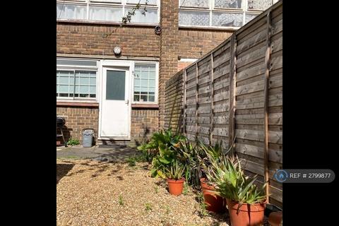 undefined, Adeney Close, London, W6
